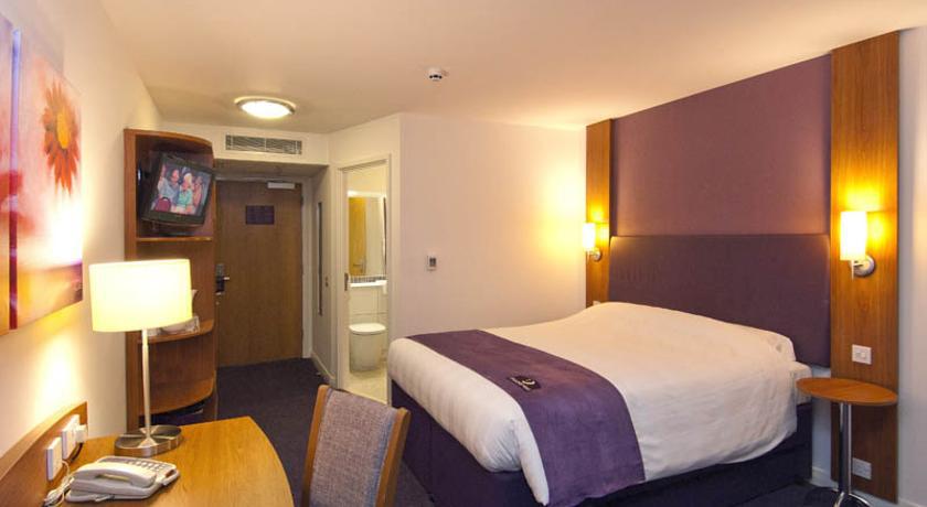 Hall & - Cheshire 4* Crewe